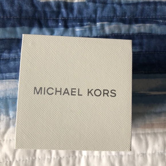 New Gold MK Women’s Watch! - Picture 4 of 4